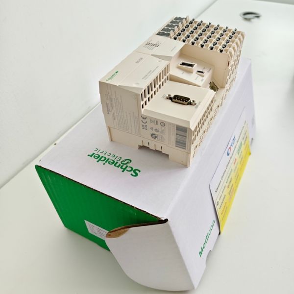 TM258LF42DT Schneider logic controller, Modicon M258