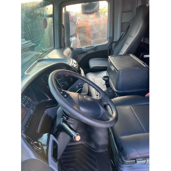 SY Heavy Industry 56 Meters Concrete Pump Truck with Vibrating Amplitude of 2.6mm