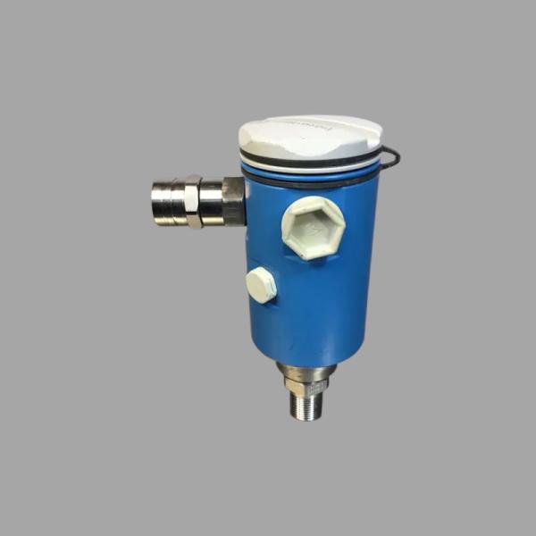 Unidad de control de presión/caudal con caudalímetro vortex Proline Prowirl D 200 de Endress+Hauser y transmisor de presión Cerabar FMD72