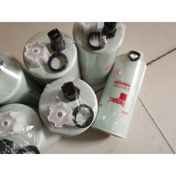 FS1065 Diesel Fuel Filter Elements 4934879 0.1 Micron Diesel Oil Water Separator