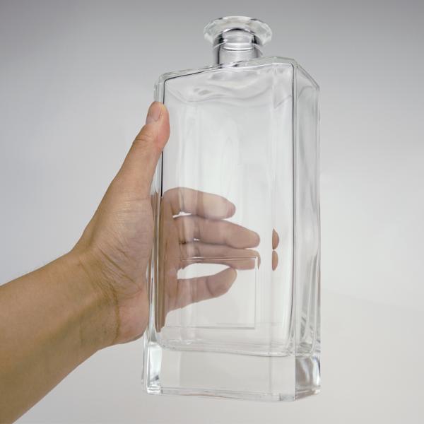 500ml 750ml Thick Bottom Engraved Hot Stamping Label Vodka Bottle for Liquors