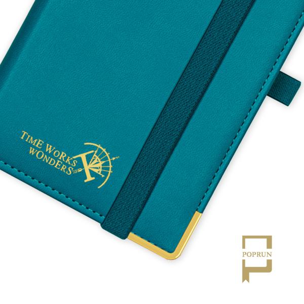 Зеленый цвет небольшого академичного плановика FSC Тихий океан с вертикальным всечасным расписанием