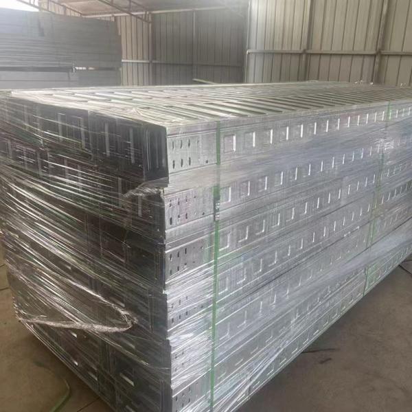Fire Resistance Mold Extruded Metal Cable Tray With Cover Wall Mounted Or Hanging Type Mounted Installation Method