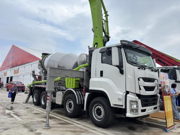 9m3 Concrete Pump Mixer Truck 28m Max Speed 82km/h and Diesel Fuel for Construction