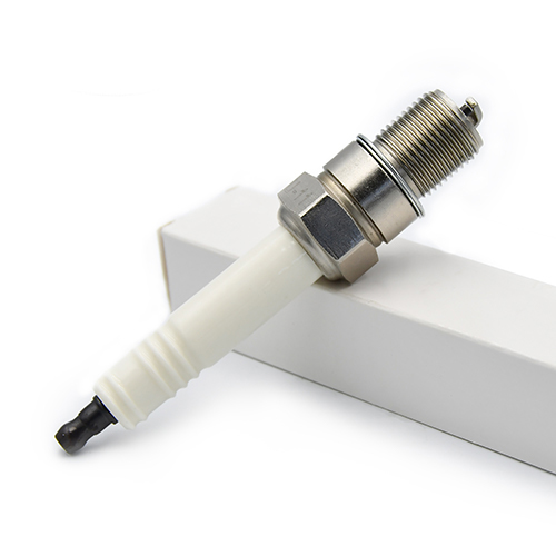 Las existencias disponibles de la bujía industrial R0B12-77 para RB77CC