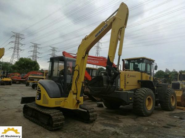 2013 anos usaram a máquina escavadora de 5 toneladas de KOMATSU com o motor de borracha PC55MR da corrente 3D88E