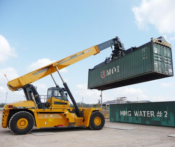 Diesel Engine 45 Ton Port Reach Stackers / Container Reach Stacker XCS45