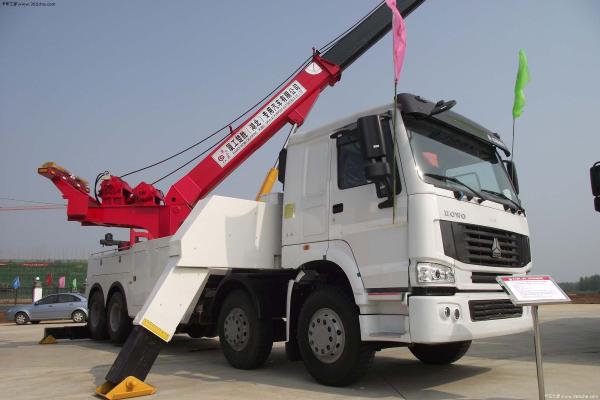 Roads Special Purpose Truck , Wrecker Towing Truck With Air Condition
