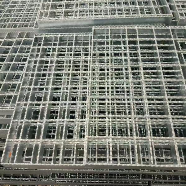 Industrial Steel Grating Durable and Versatile Steel Structure