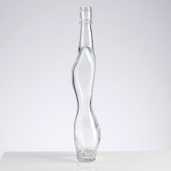 Стеклянный воротник 500 мл 50 мл Женщина Форма тела Виски Спиртные напитки Бутылка рома с защитной крышкой