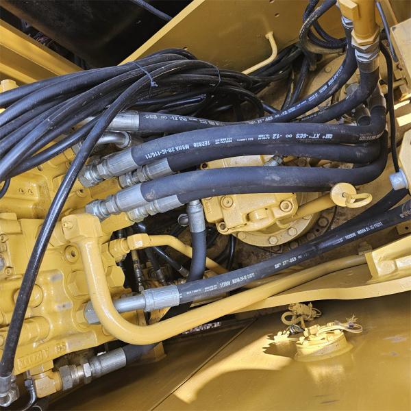 CAT 313D2 Excavadora de lagarta usada de 13 toneladas em bom estado