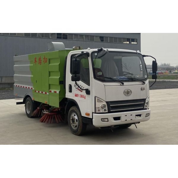 Economical Truck Mounted Street Sweeper with Powerful Broom and Vacuum System