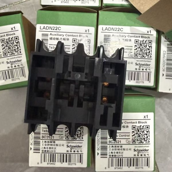 LADN22C Schneider Electric Auxiliary contact blockTeSys D 2NO 2NC front mounting