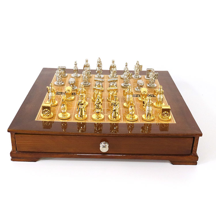 Customized Logo Portable Metal Chess Set with 43.5x43.5x7.3cm Zinc Alloy Chess Game Set