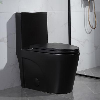 Comodino montado no chão banheiro de uma peça banheiro cerâmico preto fosco