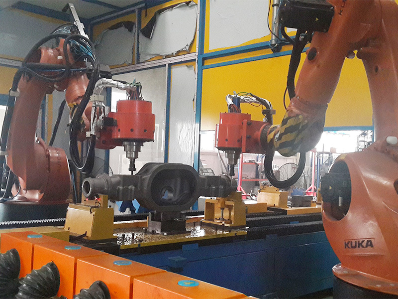 Fully Automatic Robotic Aluminum Polishing Machine High Gloss For Car Axle