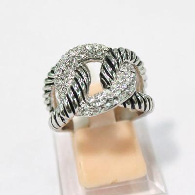 (R-19) Designer Fashion Jewelry Pave Cubic Zircon Crossover Silver Ring
