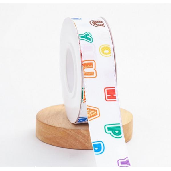 Лента подарочной коробки орденской ленты именниного пирога дня детей