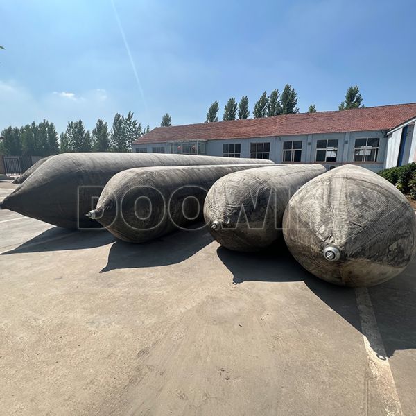 Coussins gonflables de lancement de navires haute pression noirs avec couches de caoutchouc/corde de pneu synthétique