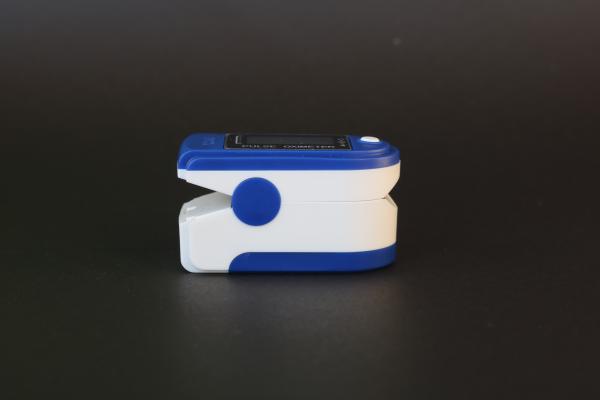 250 Bpm Blood Oxygen Heart Rate Finger Monitor With Wrist Cord