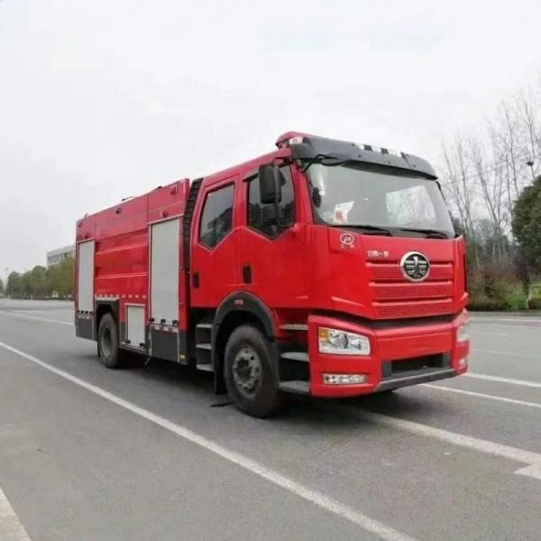 7000 Litres 7000L 65m Spraying Height Fire Fighter Truck 6tons With British Couplings