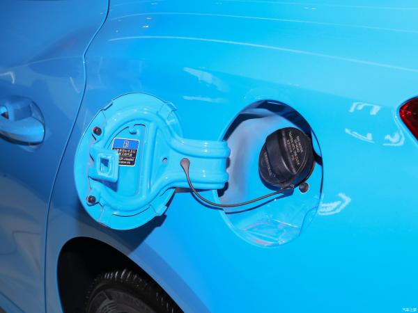 Adulto pequeno do carro do sedan da longa distância 2wd 200km/H do carro com porta traseira da gasolina MG5