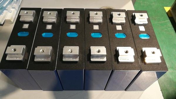 Bateria profunda recarregável dos ciclos 3.2V 100Ah LiFePO4 da categoria A+ CALB para a empilhadeira