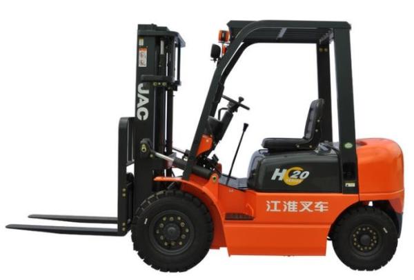 JAC Diesel Forklift Truck Lifted Diesel Truck 2 Ton Loading Capacity With Isuzu Engine
