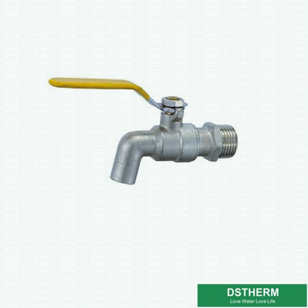 El estilo económico del encendedor corto modificó marca para requisitos particulares que el grifo de cobre amarillo de la bola del peso medio con Chrome plateó el golpecito de cobre amarillo