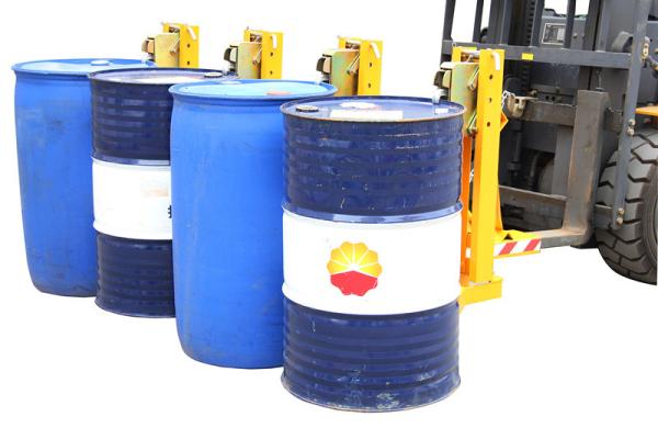 Quadrable Grippers Equipped In Drum Clamp Attachment Lift for Painting, Cleaning