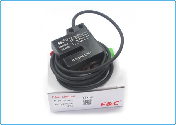 Máquina de etiquetas comum do sensor da etiqueta da etiqueta do entalhe da C.C. 6mm de PNP NO+NC 12V