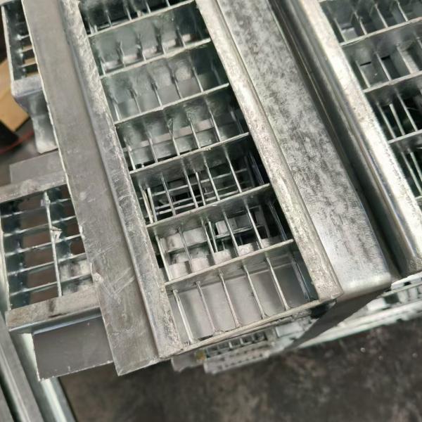Customized Size Bearing Bar Anti Slip Grating For Heavy Duty Applications