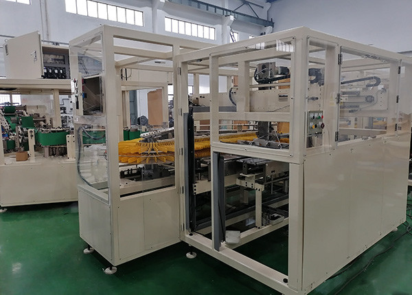 полный сервопривод управляемая 30 машина штабелеукладчика пеленки KW 200 PPM