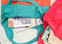 Sacolas não tecidas do costume, saco de compras impermeável colorido do supermercado