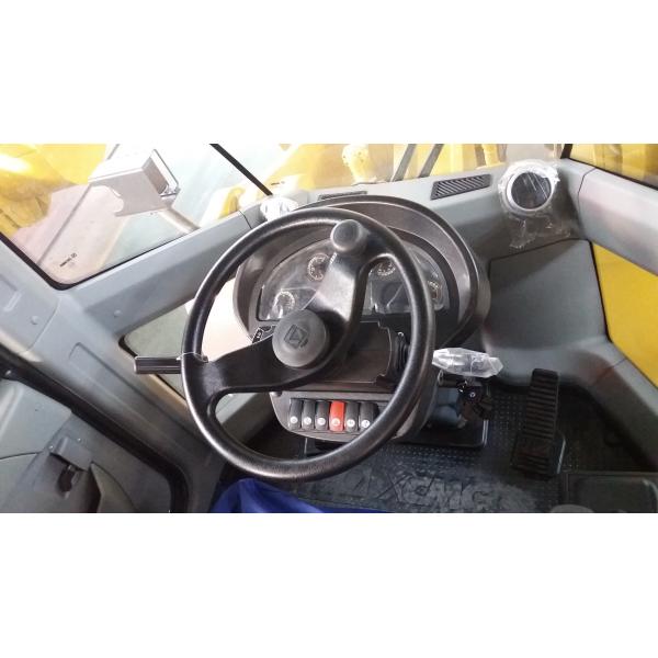 XCMG ZL50GN Compact Wheel Loader 3m3 Bucket Size / 5 Ton Loader Machine