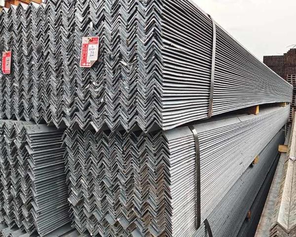 Ferro de ângulo igual de aço suave laminado a alta temperatura do aço carbono do ângulo SS400 S235JR A36 3x25x25mm