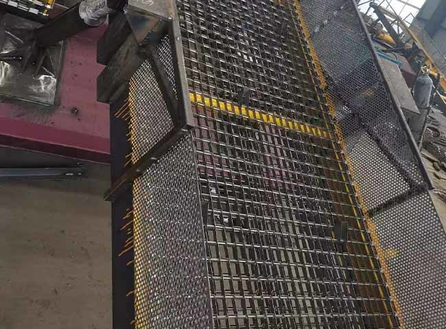 Stainless Steel 304 Aquatic Weed Harvester Conveyor Belt Open Mesh Drainage Chain Driven Custom Width