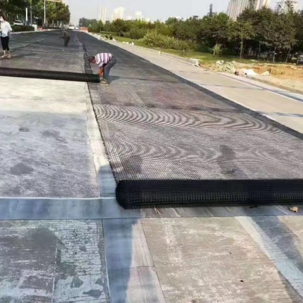 Durable Asphalt Reinforcement Fiberglass Geogrid Crack Control Pavement Solution