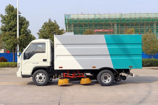 Foton 7.36t 85 Horsepower Engine Road Sweeping Truck for Sweeping Stone Cinder Cement Block, Small Brick, Soil Block, Mud