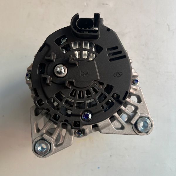 Yutong SAIC Engine Bus Alternator Brushless Permanent Magnet Anodized Electrophoretic Bus Spares 3701-02670