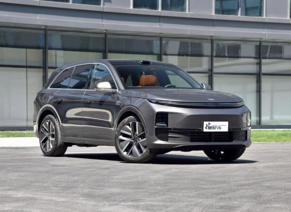 New Energy Automatic Electric Vehicle Li Xiang L6 Car Gasoline Petrol Fuel Hybrid EV Car