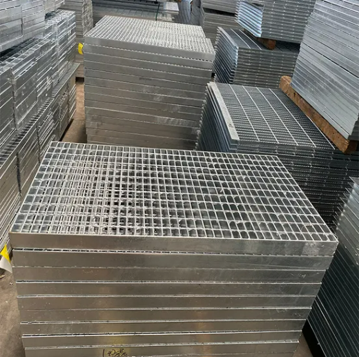 Hot Dipped Galvanized Serrated Steel Grating High Strength Drain Cover for Outdoor Use