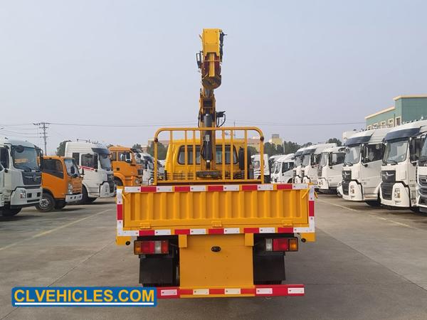 ISUZU 600P 130hp  Powerful Crane Truck 3500kg Crew Cabin 4X2 3 Arm