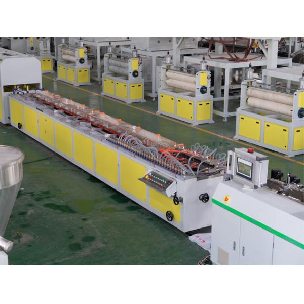 Автоматическая линия штранг-прессования продукции профиля PVC делает водостойким для панели стены