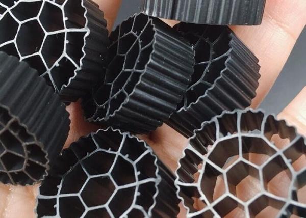 Black Color K3 MBBR Filter Carrier For Industrial Water Treatment 25*10mm