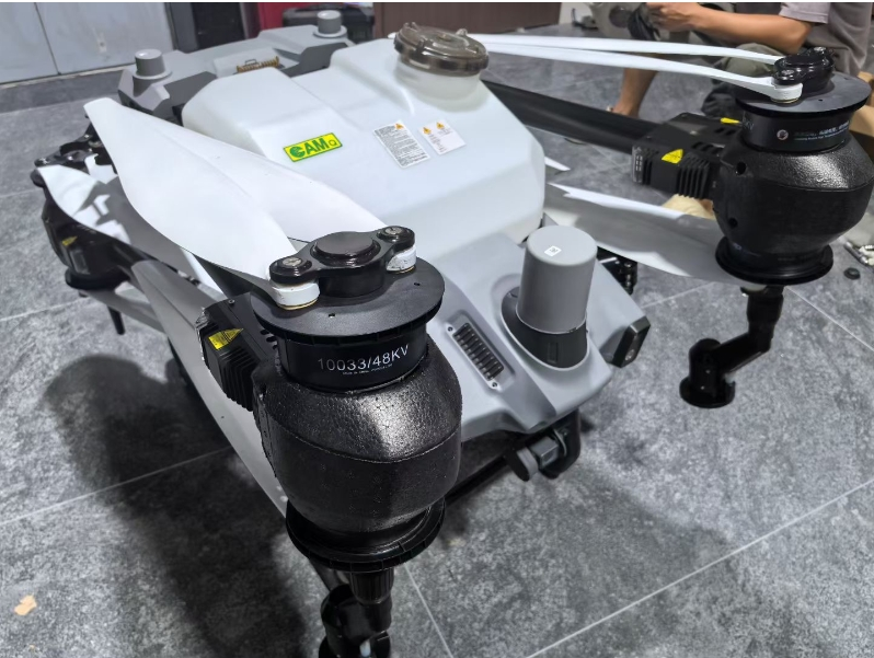 Dji T40 Agricultural Drones With Spreading System And Three Battaries Plus Generator And Charger