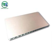 Le nid d'abeilles en aluminium ignifuge de mur intérieur lambrisse les tuiles 4x8 architecturales en aluminium tégulaires