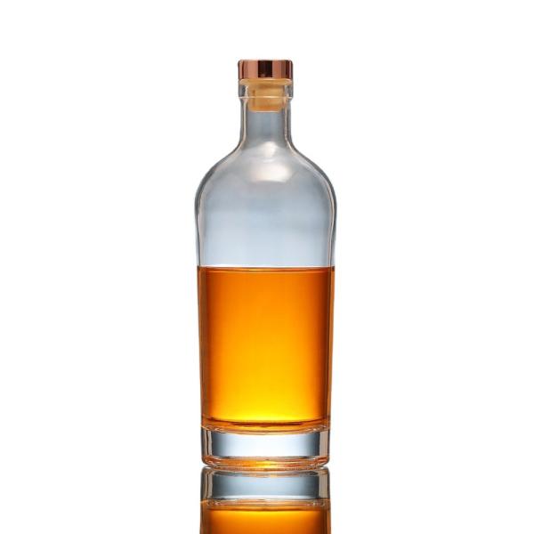 Customized 750ml Vodka Liquor Glass Bottle with Stopper and Transparent Material
