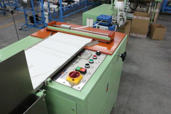 Automatic Vertical Horizontal Festooning Fold Packing Machine for Festooning Fold Packinge