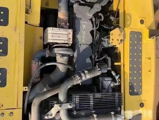 Excavateur Komatsu PC200-8 utilisé à haut rendement 19.9T avec système CLSS